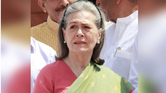 Sonia Gandhi admitted in Hospital