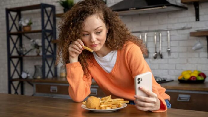 Smartphone Eating Disorder