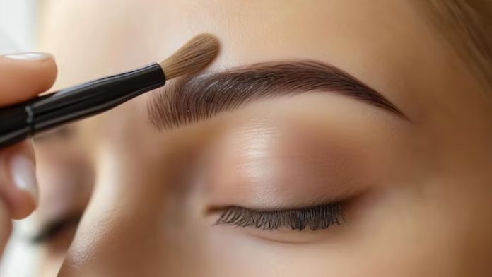 Eyebrow Growing Tips: आपकी आइब्रो भी हैं बहुत हल्की? अपनाएं ये ट्रीटमेंट