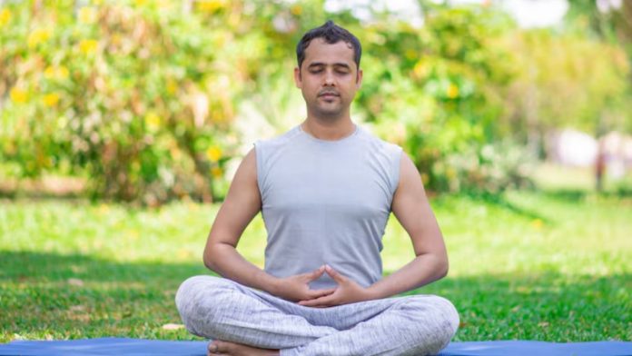 योगा से छूटेगी सिगरेट