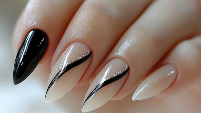Acrylic Nails: नकली नाखून लगवाते समय रखें इन बातों का ध्यान, ये लोग बरतें सावधानी