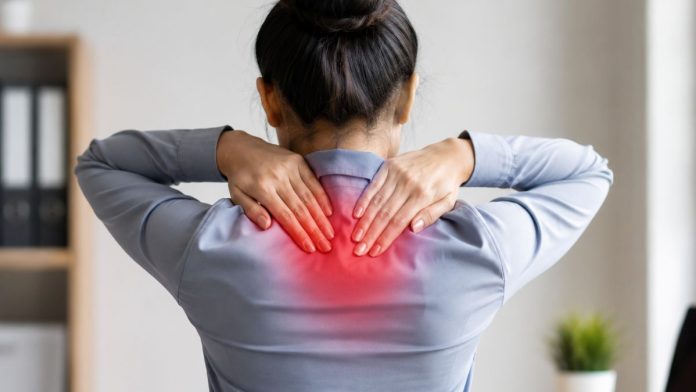 Upper Back Pain Relief Exercises: पीठ के ऊपरी हिस्से में हो रहा दर्द? ये आसन करेंगे मदद